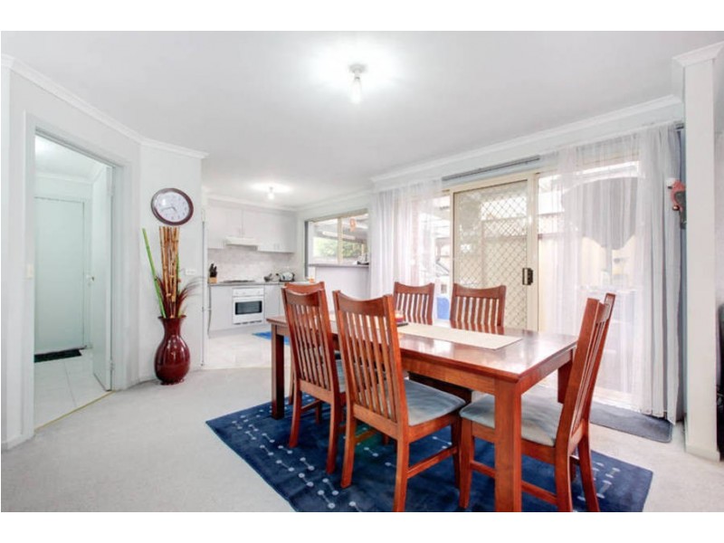 2/90 Robinsons Road, Deer Park VIC 3023