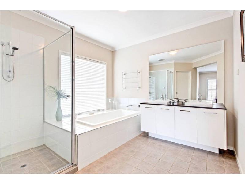 10 Harrison Court, Burnside Heights VIC 3023