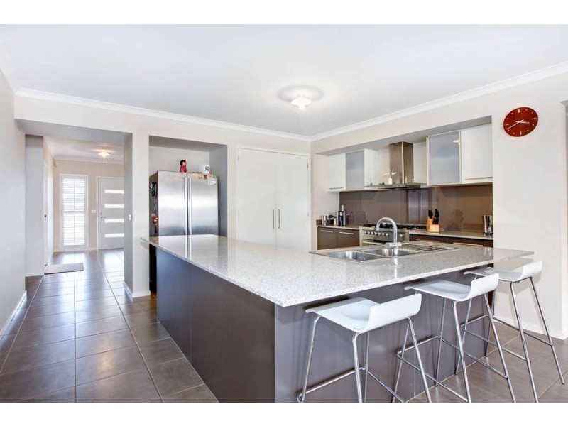 10 Harrison Court, Burnside Heights VIC 3023