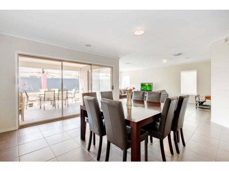 10 Harrison Court, Burnside Heights VIC 3023