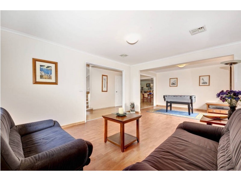 17 Perkins Grove, Burnside VIC 3023