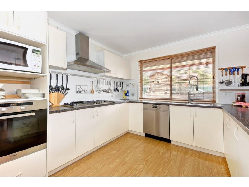 17 Perkins Grove, Burnside VIC 3023