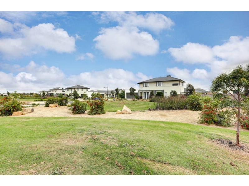 1 Cooma Place, Burnside Heights VIC 3023