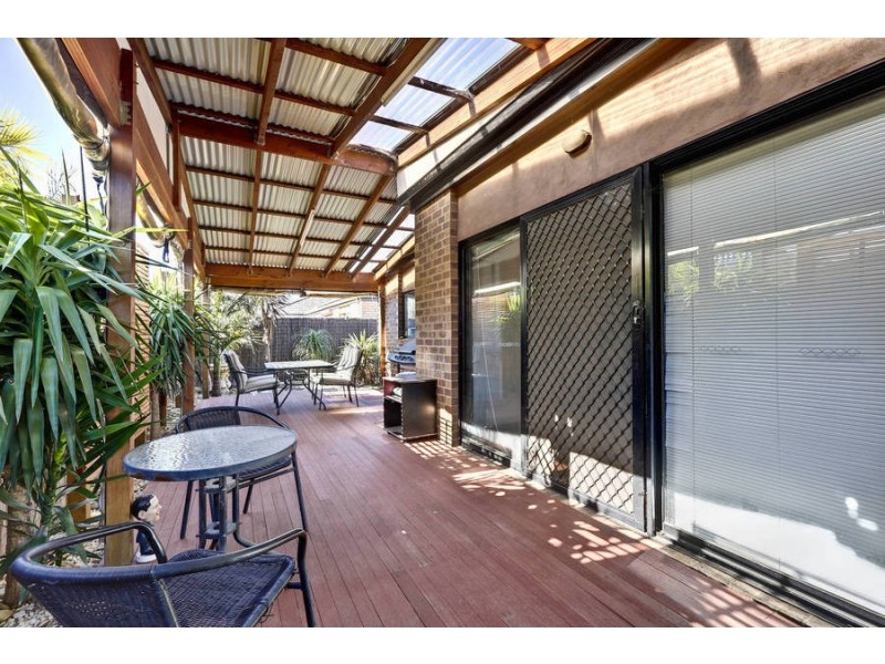 16 Dobell Crescent, Caroline Springs VIC 3023