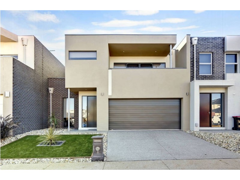 5 Tatterson Way, Caroline Springs VIC 3023