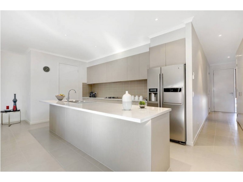5 Tatterson Way, Caroline Springs VIC 3023