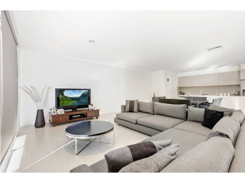 5 Tatterson Way, Caroline Springs VIC 3023