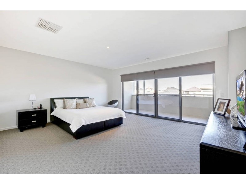 5 Tatterson Way, Caroline Springs VIC 3023