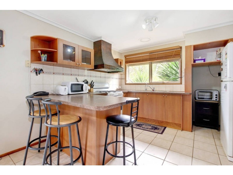 23 Grevillea Road, Kings Park VIC 3021