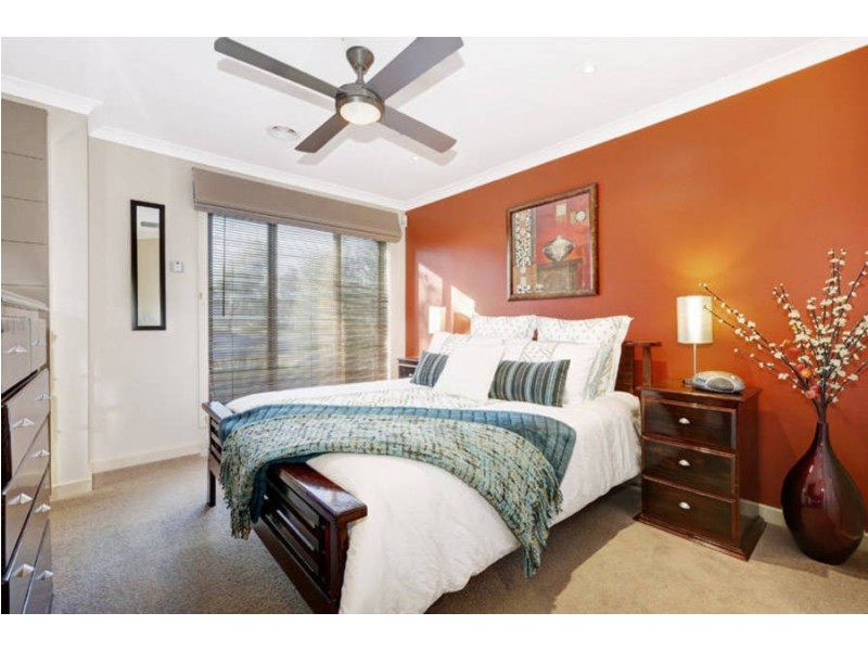 11 Scarvell Crescent, Caroline Springs VIC 3023