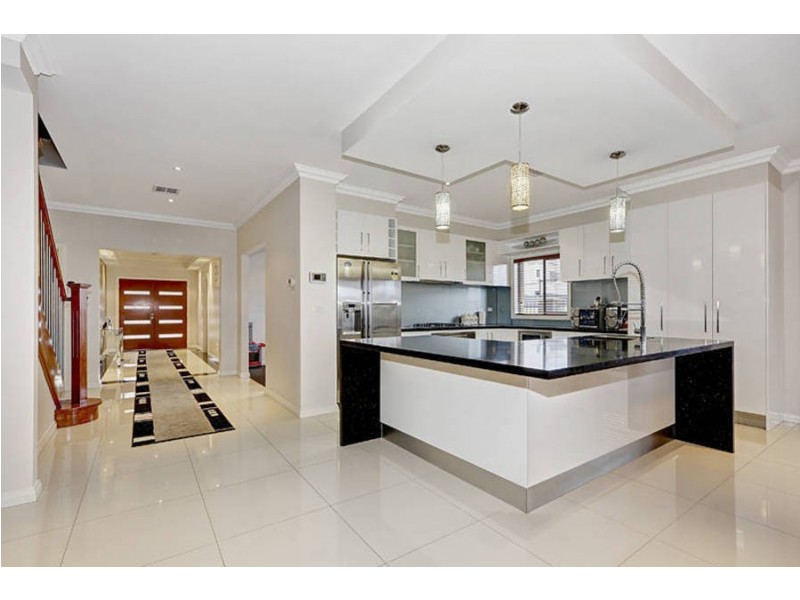 1 Meyers Lane, Caroline Springs VIC 3023