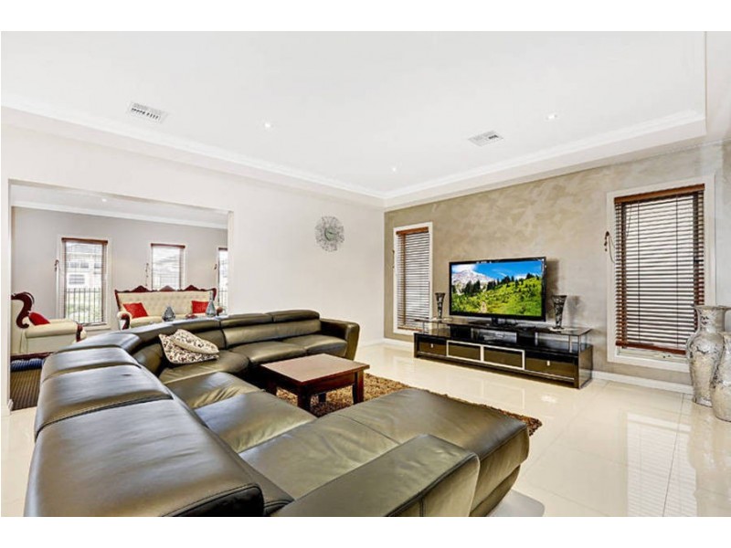 1 Meyers Lane, Caroline Springs VIC 3023