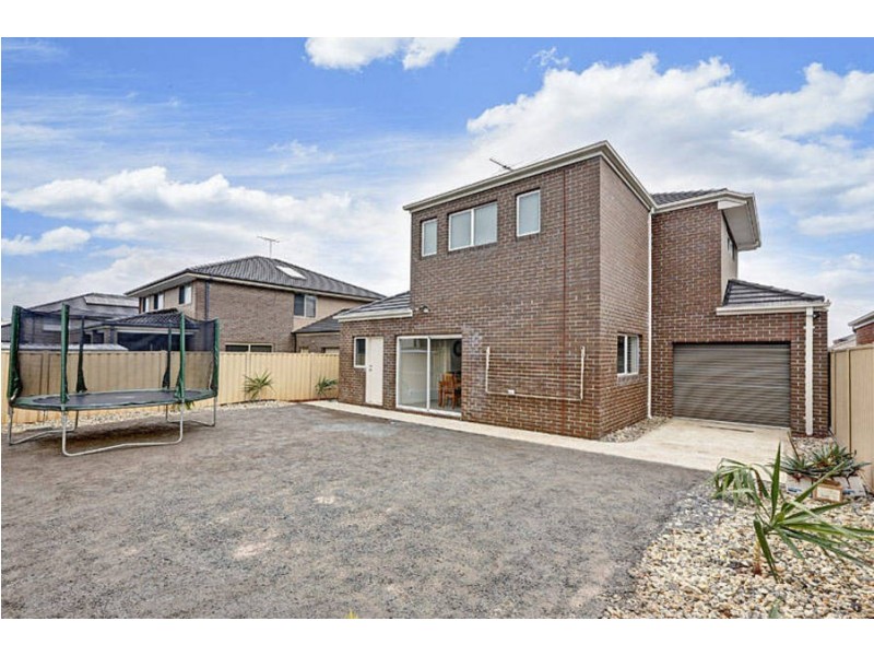 31 Broadway, Caroline Springs VIC 3023