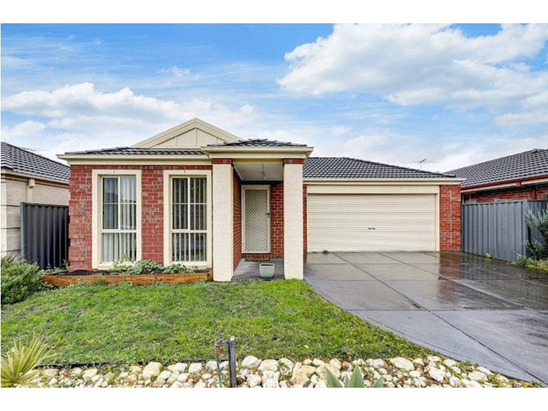 15 Klippel Way, Caroline Springs VIC 3023