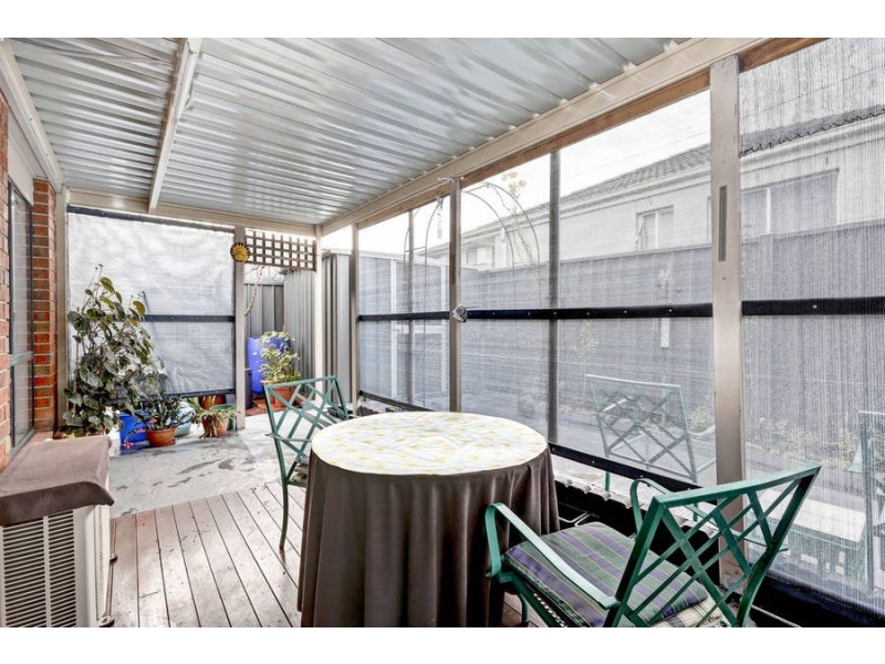 4 Lancely Green, Caroline Springs VIC 3023