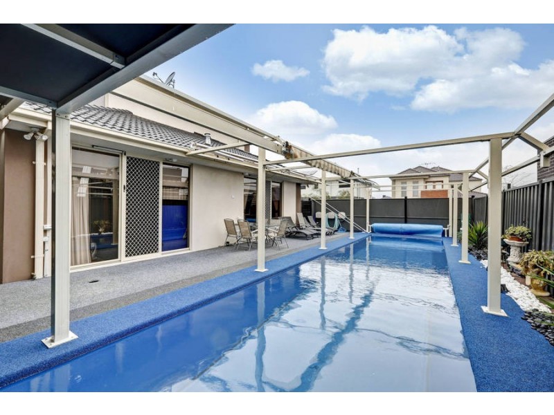 4 Grandstand Avenue, Caroline Springs VIC 3023