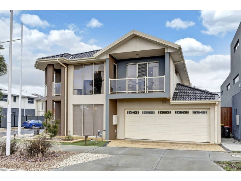 4 Grandstand Avenue, Caroline Springs VIC 3023