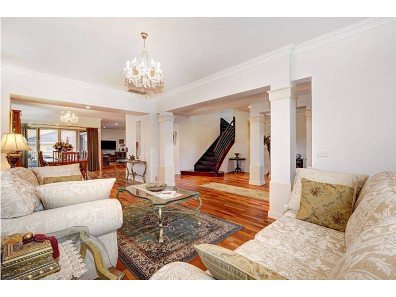 14 Holland Way, Caroline Springs VIC 3023