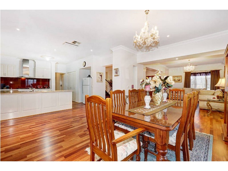 14 Holland Way, Caroline Springs VIC 3023