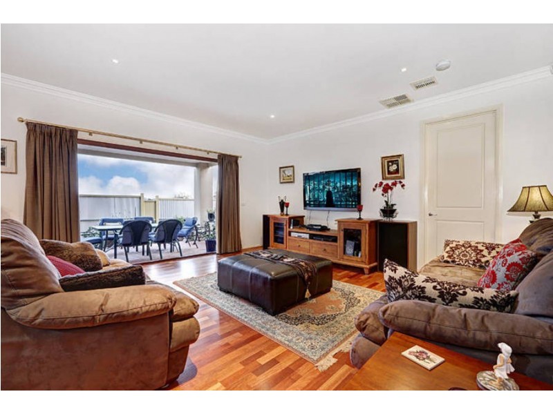 14 Holland Way, Caroline Springs VIC 3023