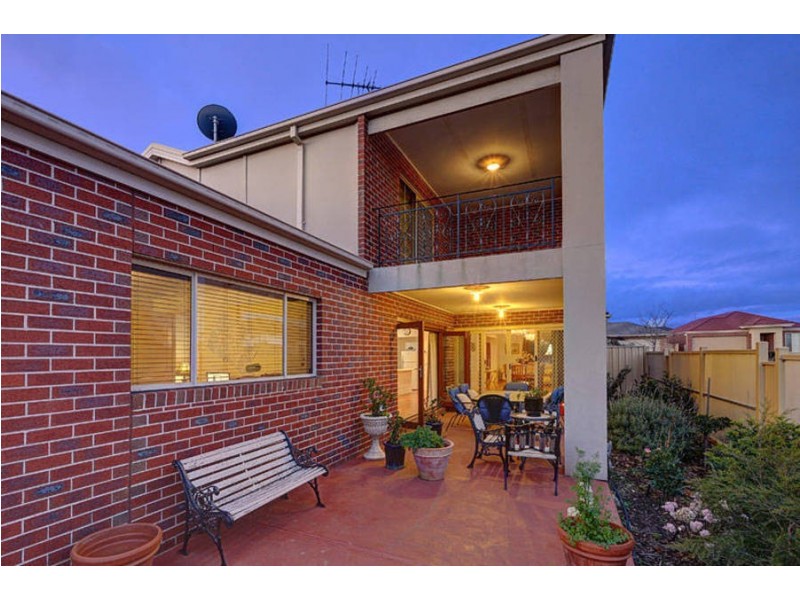 14 Holland Way, Caroline Springs VIC 3023
