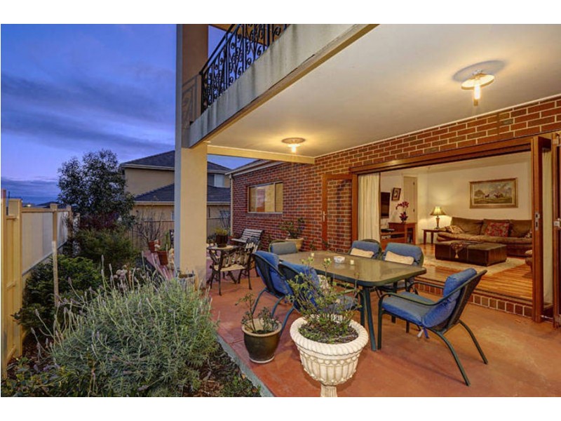14 Holland Way, Caroline Springs VIC 3023