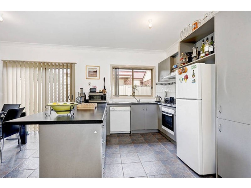 18 Dunstall Gardens, Caroline Springs VIC 3023