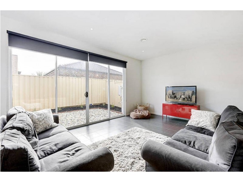 7 Tatterson Way, Caroline Springs VIC 3023