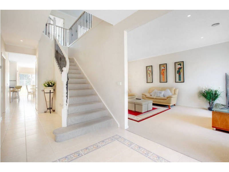 9  Millstream Way, Caroline Springs VIC 3023