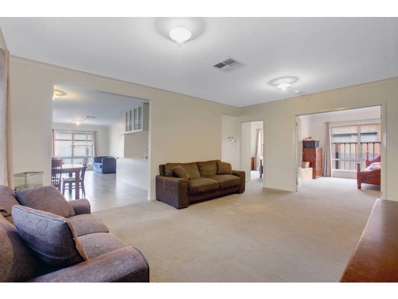 14 Wylie Circuit, Burnside Heights VIC 3023