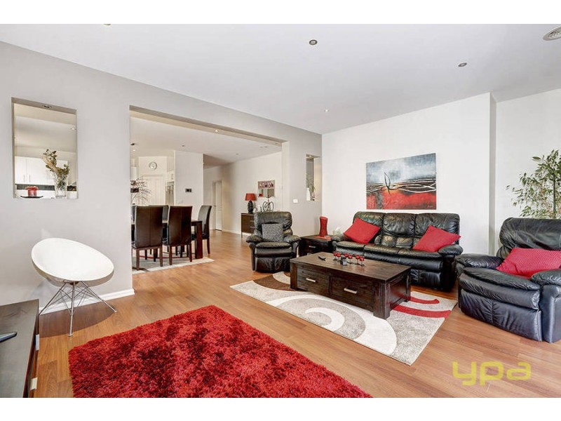 40 Daly Circuit, Caroline Springs VIC 3023