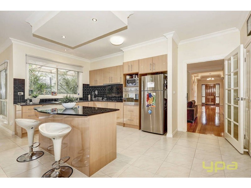 15 Risley Close, Caroline Springs VIC 3023