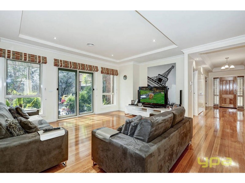 15 Risley Close, Caroline Springs VIC 3023