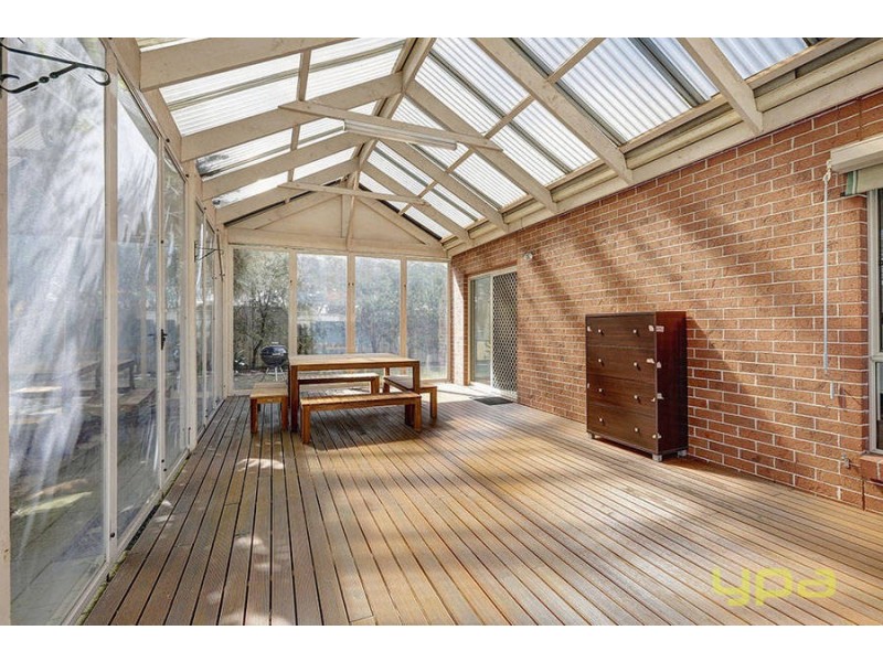 15 Risley Close, Caroline Springs VIC 3023