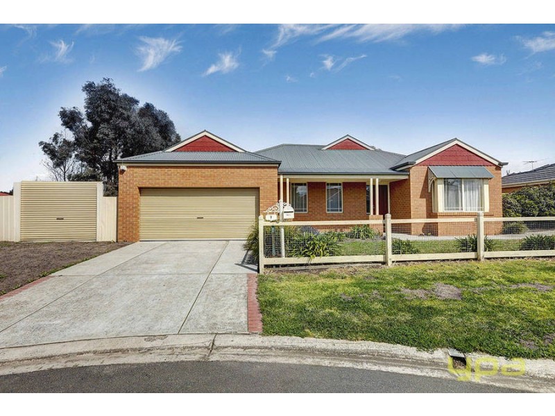 9 Copse Wood Bend, Caroline Springs VIC 3023