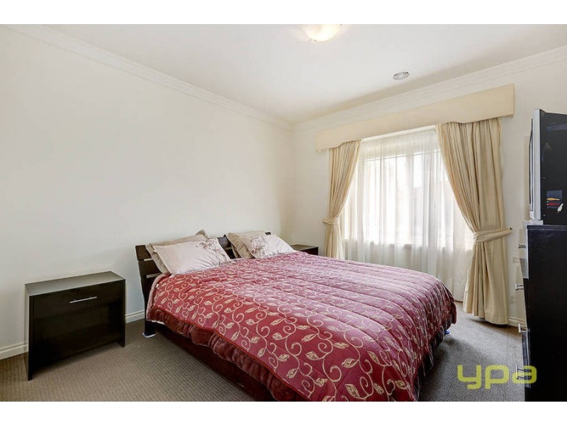 9 Copse Wood Bend, Caroline Springs VIC 3023