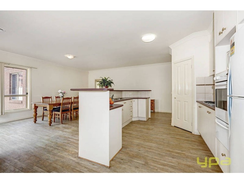 9 Copse Wood Bend, Caroline Springs VIC 3023