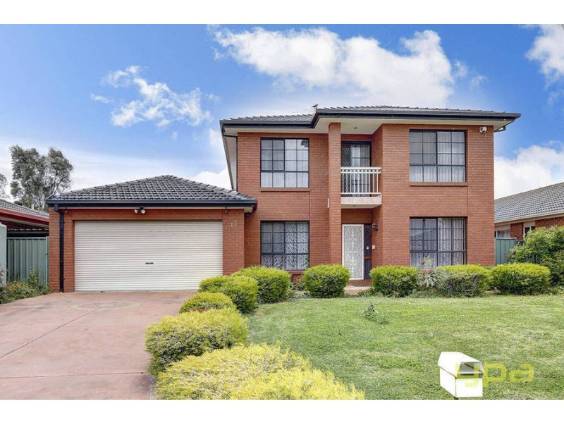 13 Kyneton Circuit, Caroline Springs VIC 3023