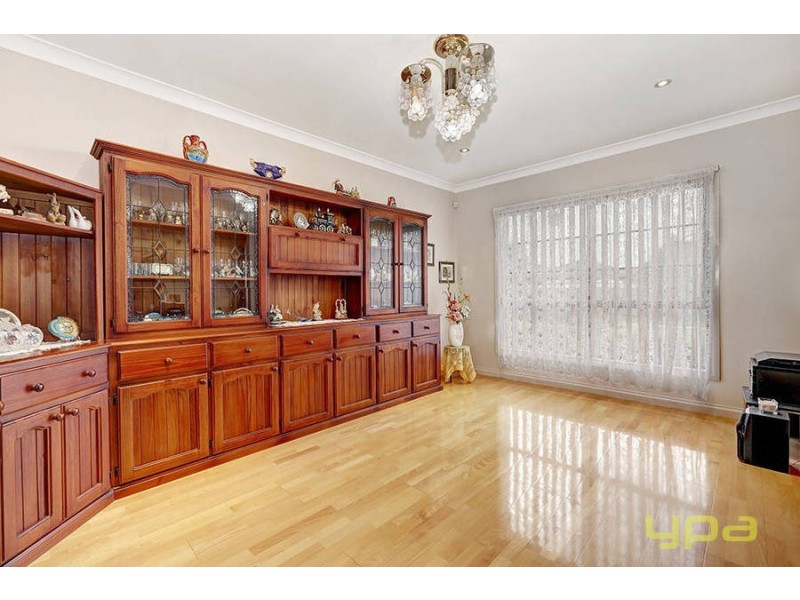 13 Kyneton Circuit, Caroline Springs VIC 3023