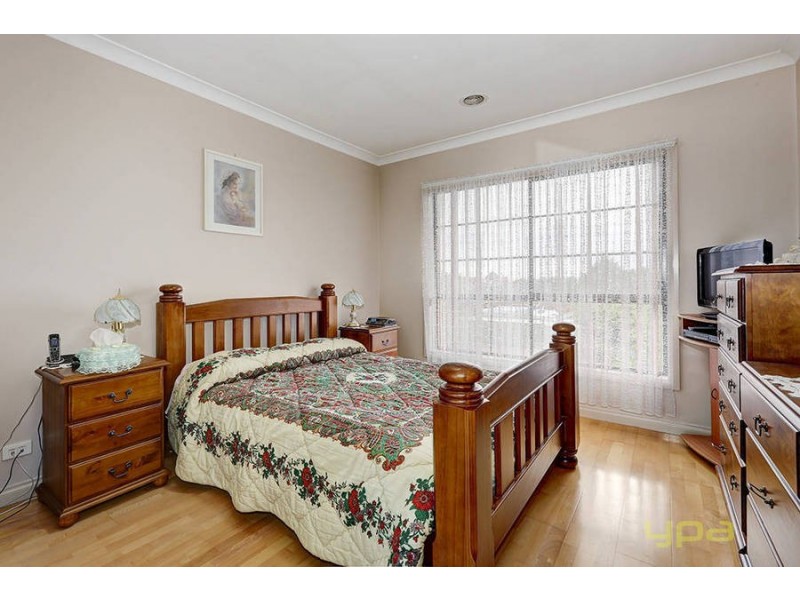 13 Kyneton Circuit, Caroline Springs VIC 3023