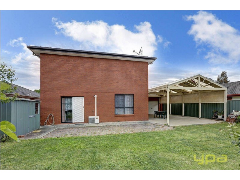 13 Kyneton Circuit, Caroline Springs VIC 3023