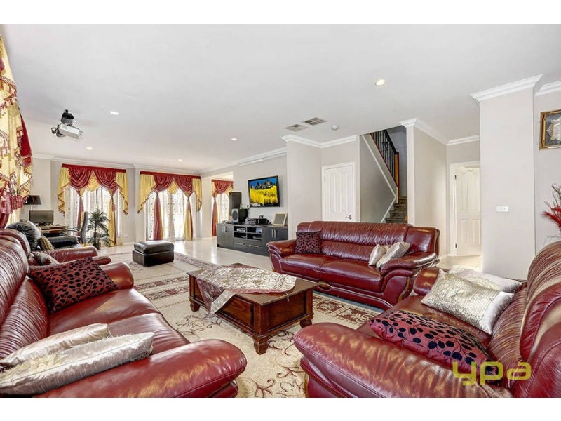 7 Deepdene Street, Caroline Springs VIC 3023