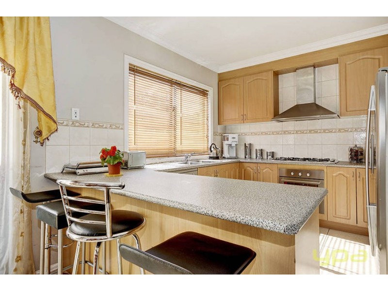 7 Deepdene Street, Caroline Springs VIC 3023