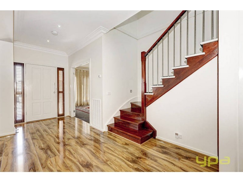 4 Briar Valley Rise, Caroline Springs VIC 3023