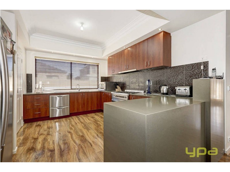 4 Briar Valley Rise, Caroline Springs VIC 3023