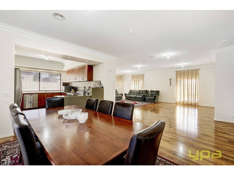 4 Briar Valley Rise, Caroline Springs VIC 3023