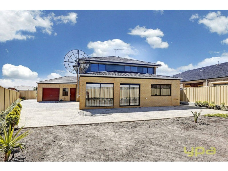 4 Briar Valley Rise, Caroline Springs VIC 3023