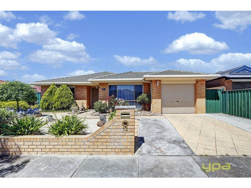 12 Flintoff Avenue, Burnside VIC 3023