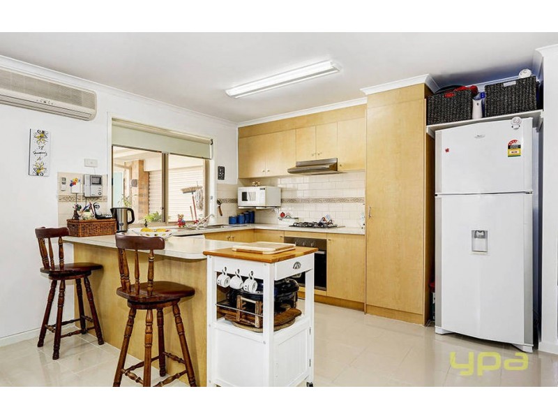 12 Flintoff Avenue, Burnside VIC 3023