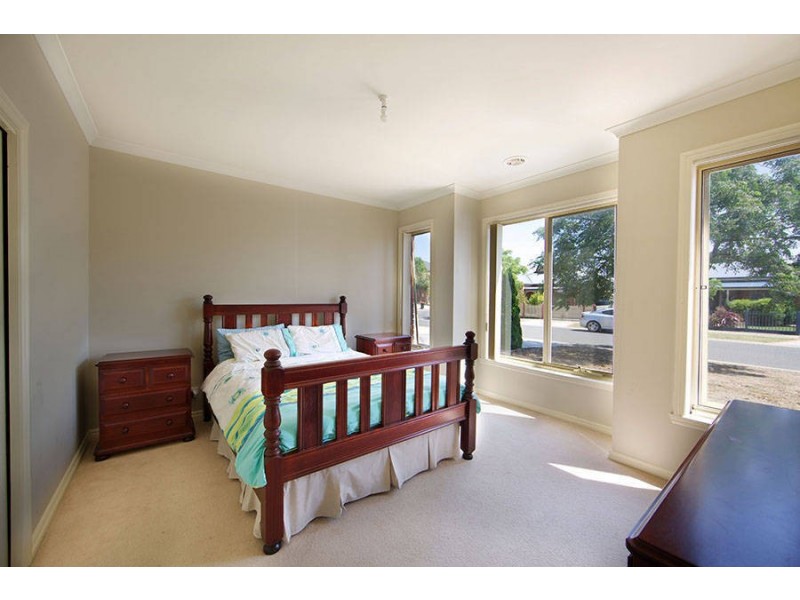 3 Great Barr Crescent, Caroline Springs VIC 3023